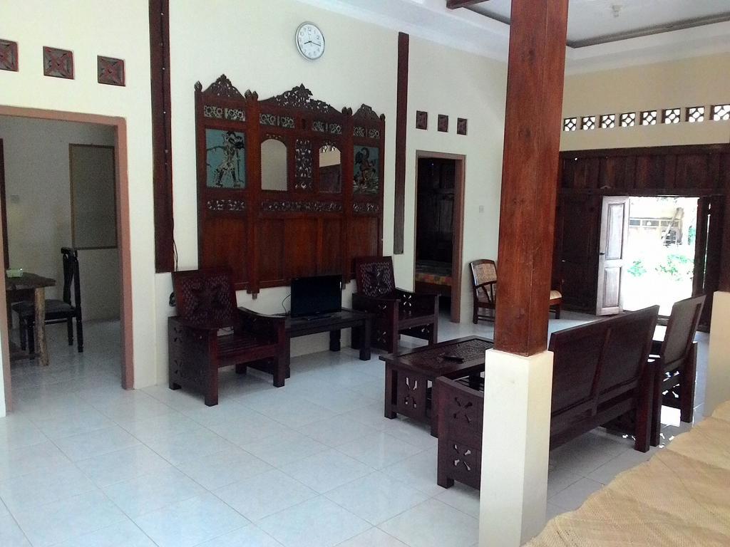 Griya Harja Homestay Magelang Exterior photo